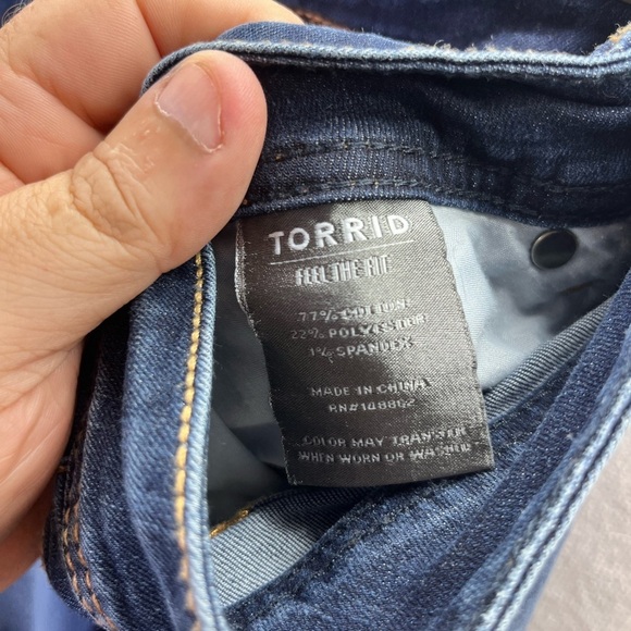 Torrid Luxe Slim Boot Cut Jeans Womens 26W Short Plus Size Blue Denim 2346 - Picture 3 of 9